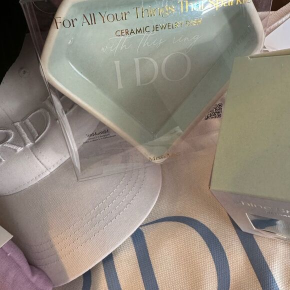 Miss to Mrs bride bundle NWT - Picture 5 of 8